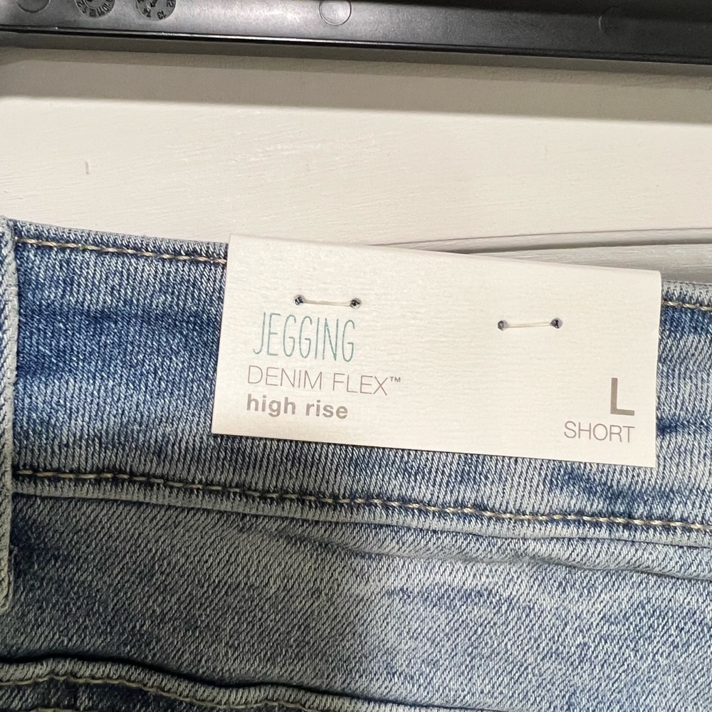 New NWT Maurice’s distressed high rise jeans jeggings denim flex L large short - Picture 7 of 11